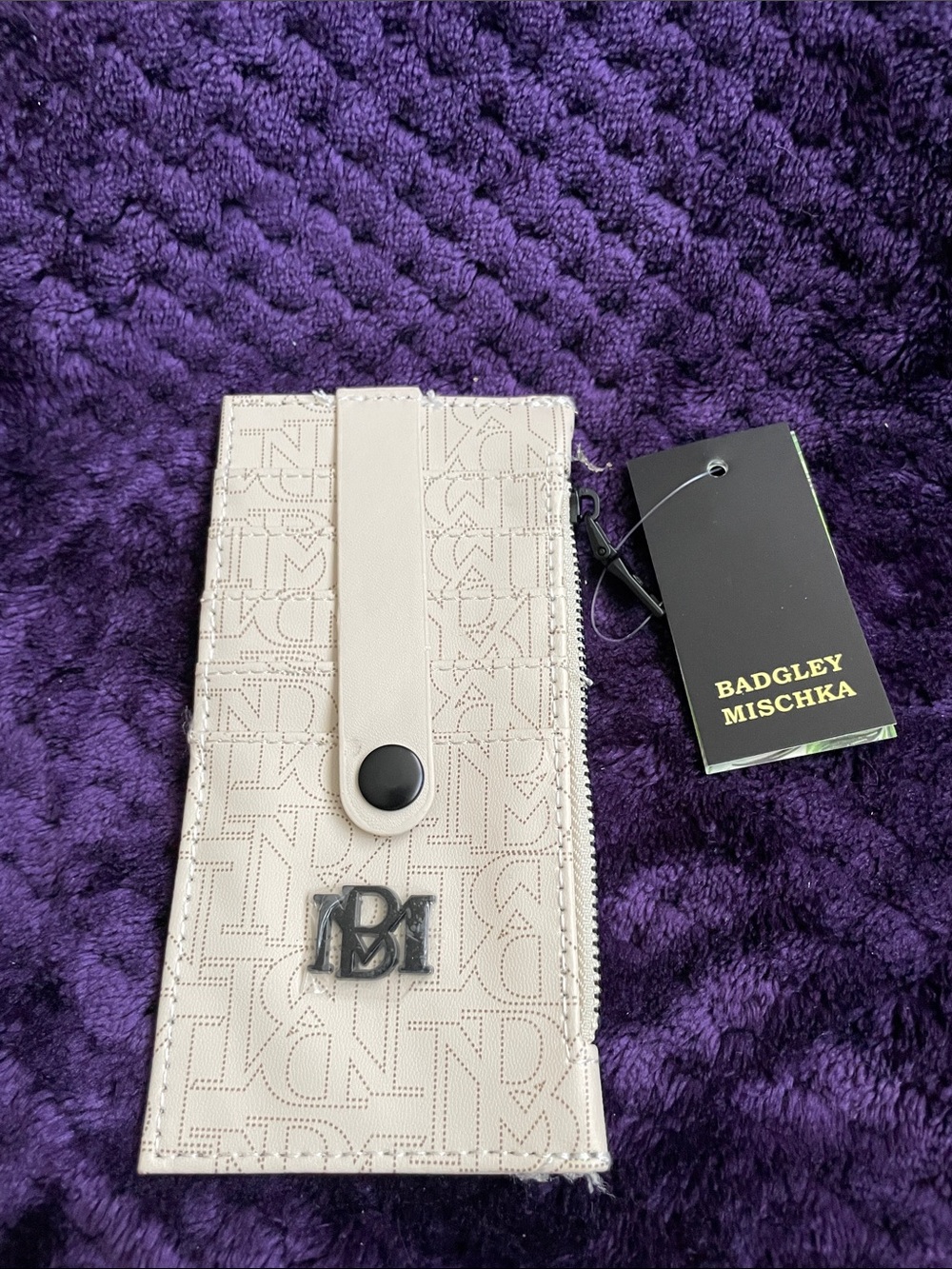 Badgley Mischka Ivory Logo Embossed Card Holder Wallet NWT